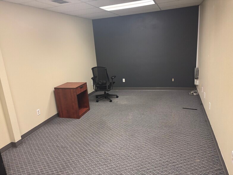 More Photos Of 6628 212th St SW, Lynnwood Office For Lease