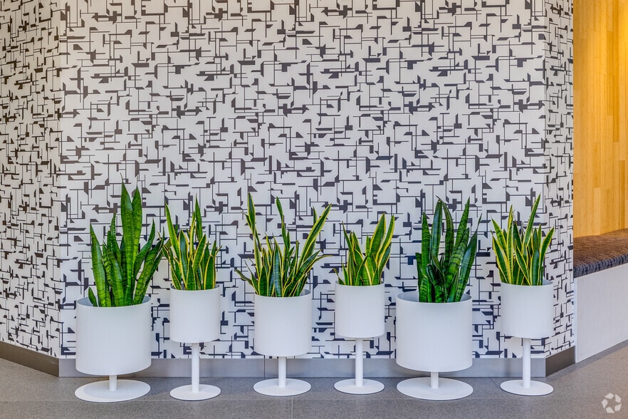 More Photos Of 2398 E Camelback Rd, Phoenix Unknown For Lease