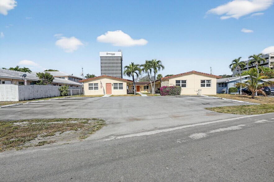 More Photos Of 4825 NE 23rd Ave, Fort Lauderdale Apartments For Sale
