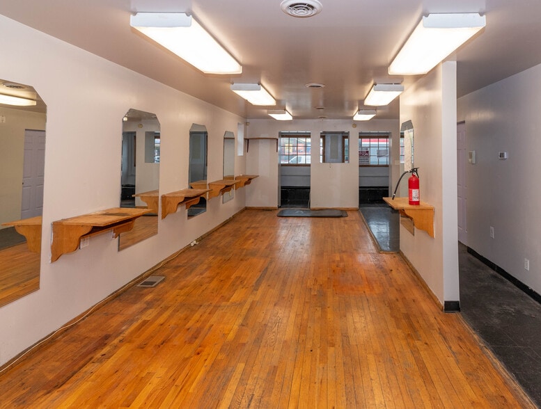 More Photos Of 4905 Liberty Heights Ave, Gwynn Oak Storefront Retail Residential For Sale