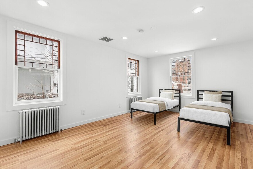 More Photos Of , Sag Harbor General Retail For Sale
