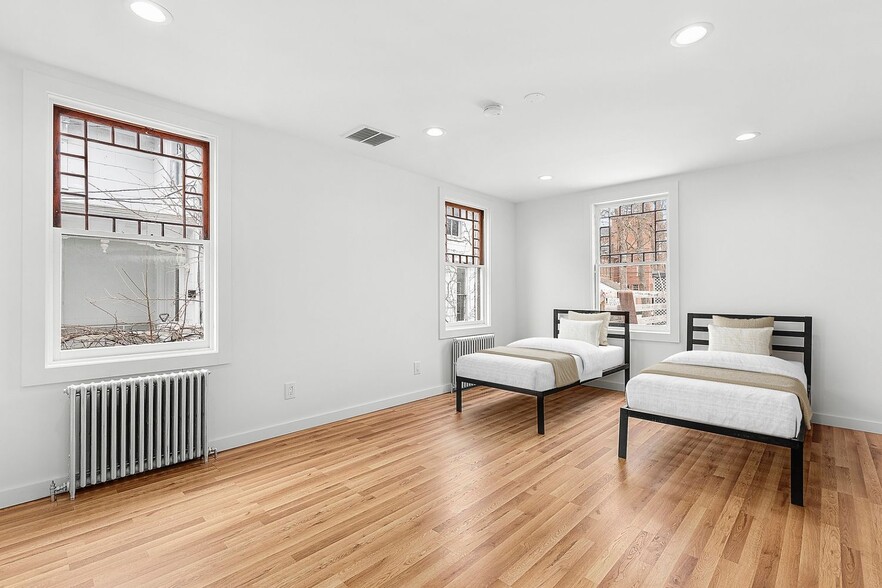 More Photos Of , Sag Harbor General Retail For Sale