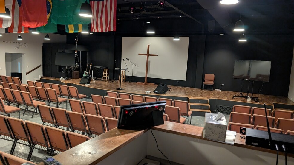 More Photos Of 8622 N Greenwood Ave, Tampa Religious Facility For Lease