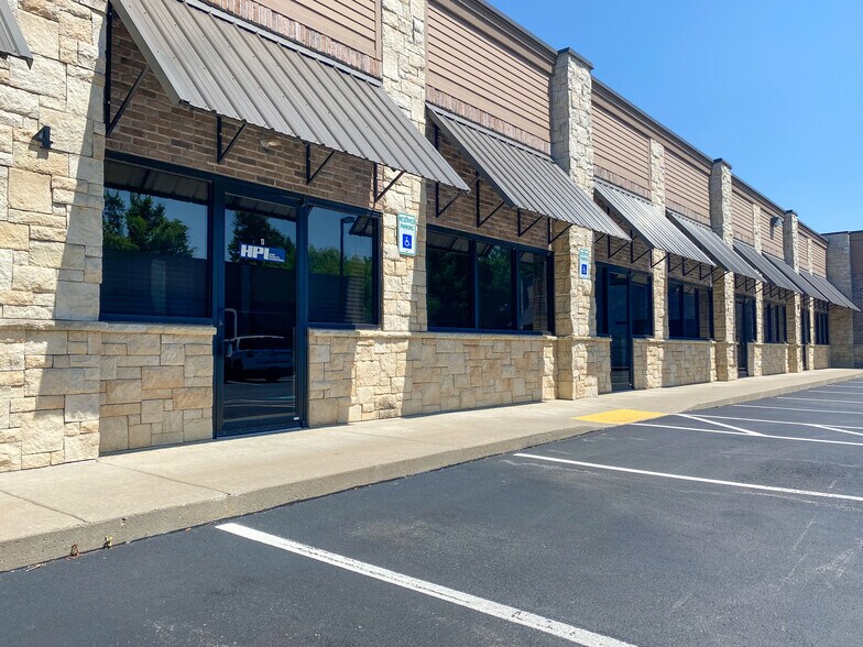 More Photos Of 1404 E Central Ave, Bentonville Unknown For Lease