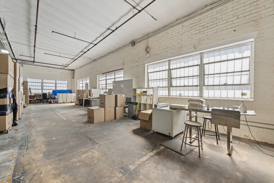 More Photos Of 3355 W El Segundo Blvd, Hawthorne Warehouse For Lease