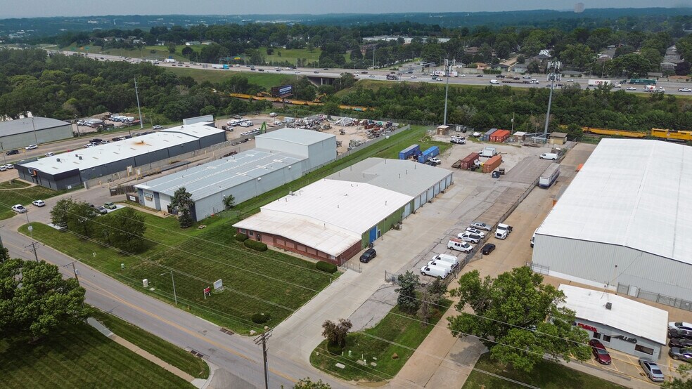More Photos Of 4904-4910 F St, Omaha Warehouse For Lease