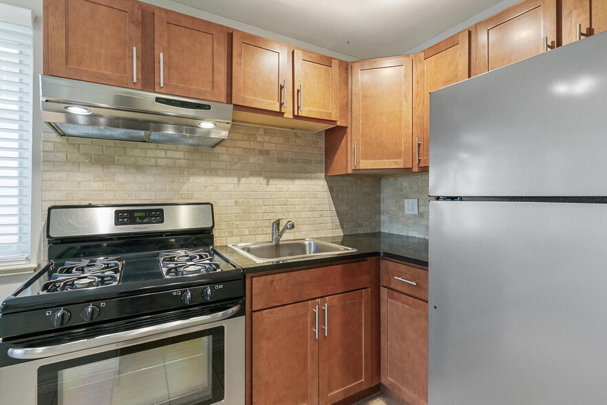 More Photos Of 1260 Logan St, Denver Apartments For Sale