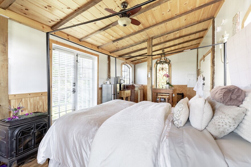 More Photos Of 2416 Lowesville Rd, Amherst Hospitality For Sale