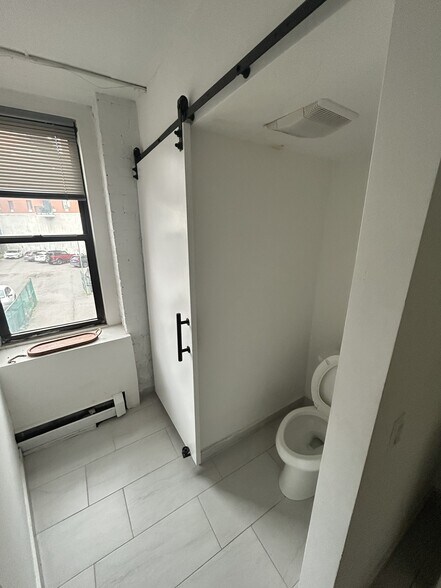 More Photos Of 139 Mamaroneck Ave, Mamaroneck Storefront Retail Residential For Lease