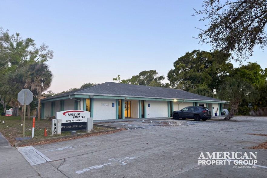 Primary Photo Of 1895 Floyd St, Sarasota Medical For Lease