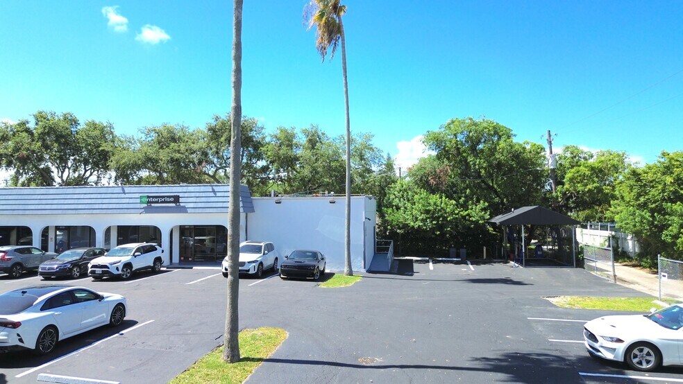 More Photos Of 833 S Federal Hwy, Dania Unknown For Lease