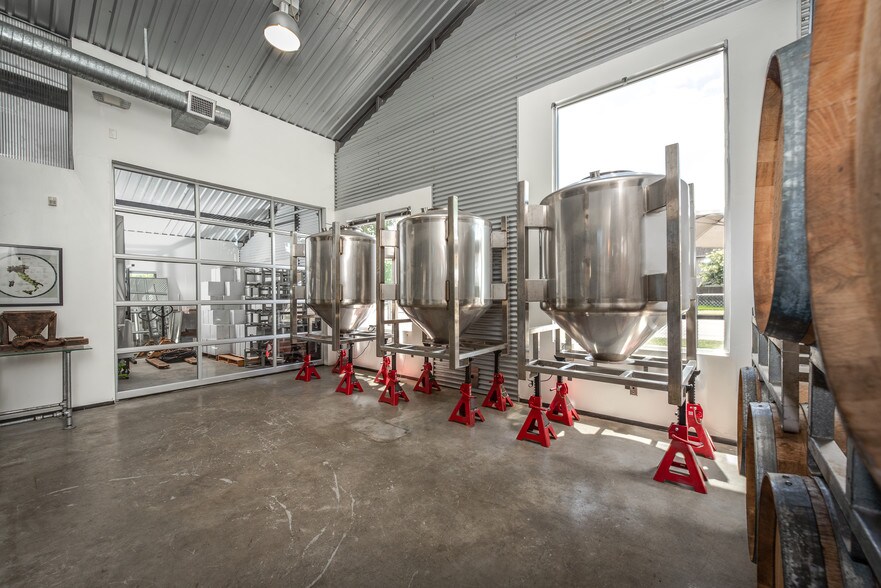 More Photos Of 330 TC Jester Blvd, Houston Winery Vineyard For Sale