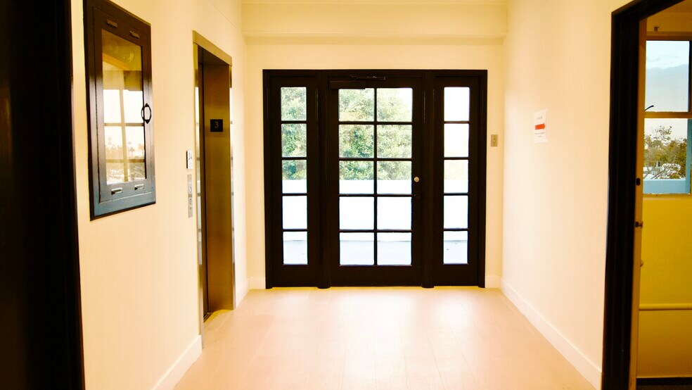 More Photos Of 449 S Beverly, Beverly Hills Office For Sale