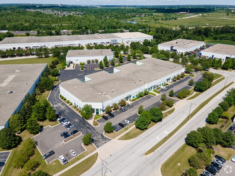 More Photos Of 2580 Diehl Rd, Aurora Warehouse For Lease