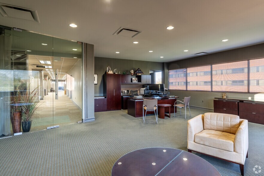 More Photos Of 2045 Lincoln Hwy, Edison Office For Lease