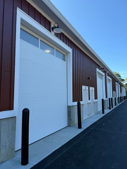 More Photos Of 212 Mid Tech Dr, West Yarmouth Office For Lease