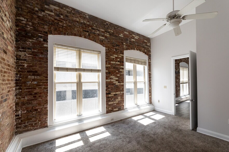 More Photos Of 60 S Main St, Memphis Apartments For Sale