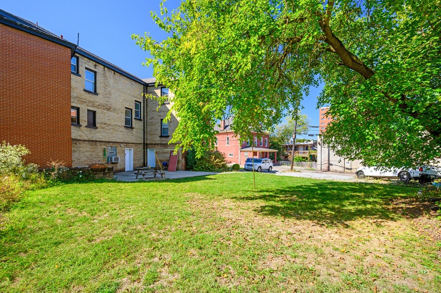 More Photos Of 815 McClure St, Munhall Apartments For Sale