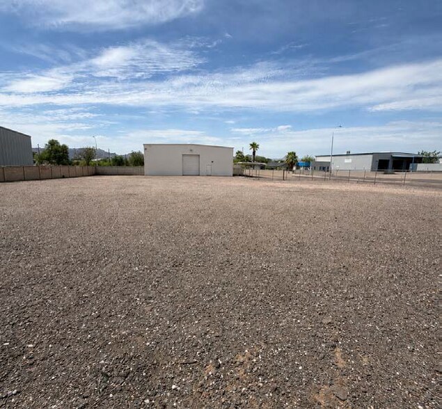 More Photos Of 732-738 W Illini St, Phoenix Warehouse For Lease