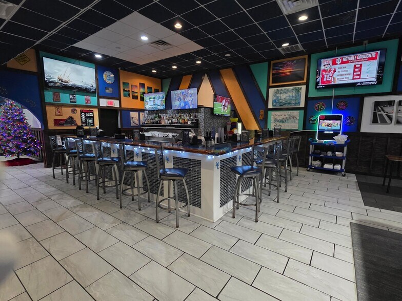 More Photos Of 4329 George Washington Memorial Hwy, Hayes Restaurant For Sale