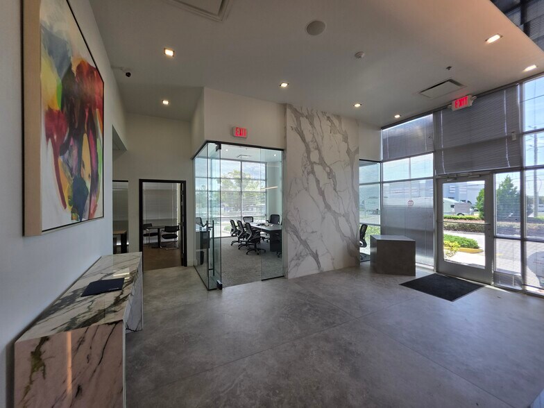 More Photos Of 1010 Crews Commerce Dr, Orlando Distribution For Lease