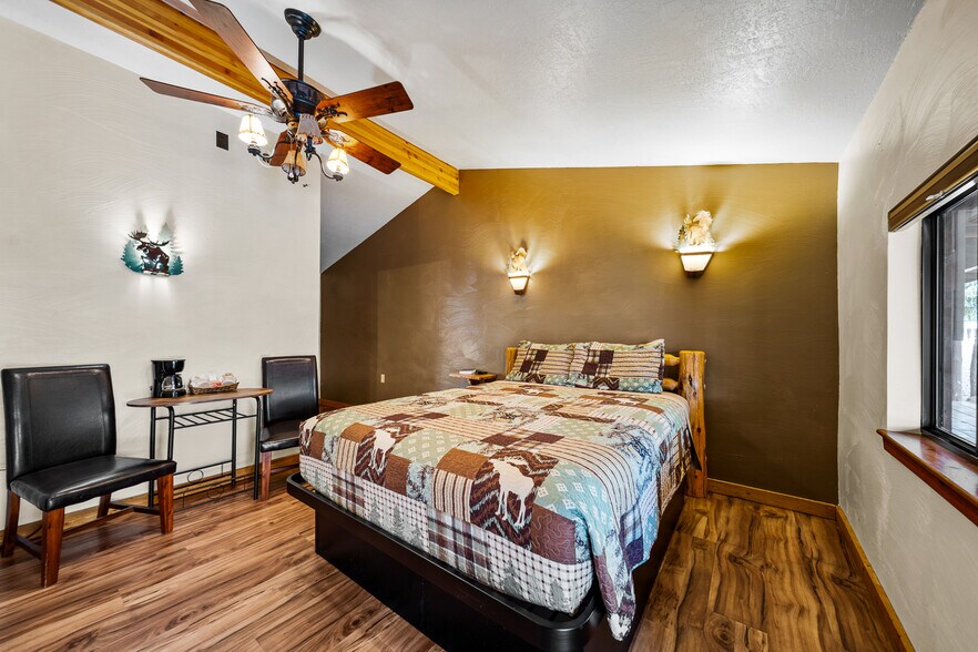 More Photos Of 2089 E White Mountain Blvd, Pinetop Hotel For Sale