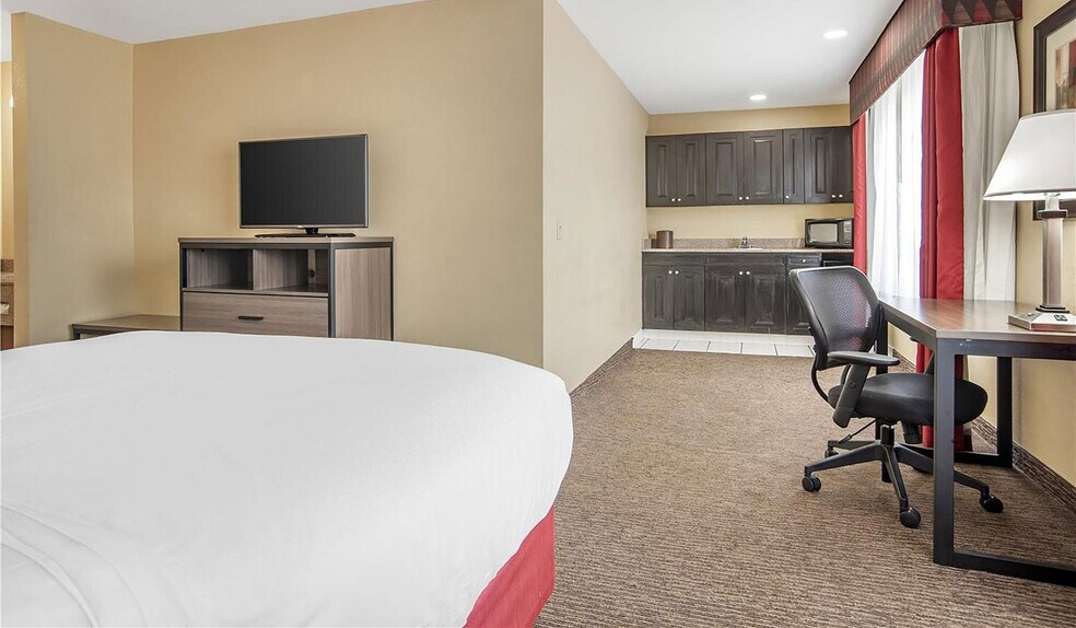 More Photos Of 5041 Academy Ln, Bessemer Hotel For Sale