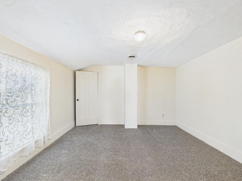 More Photos Of 6640 State Route 5 and 20, Bloomfield Manufacturing For Sale