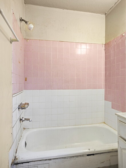 More Photos Of 1218 N Hollywood Way, Burbank Multifamily For Sale