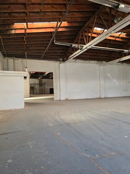 More Photos Of 7829-7839 W Grand Ave, Elmwood Park Warehouse For Sale