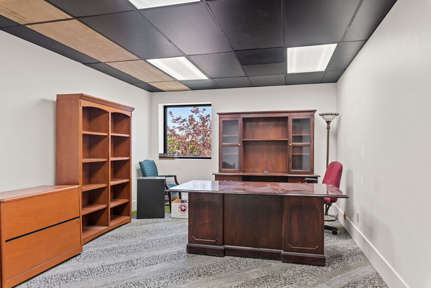 More Photos Of 6000 Fashion Blvd, Salt Lake City Office For Sale