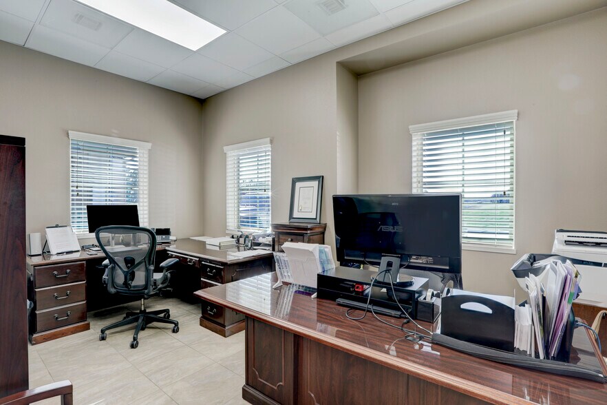 More Photos Of 12234 Shadow Creek Pky, Pearland Medical For Sale