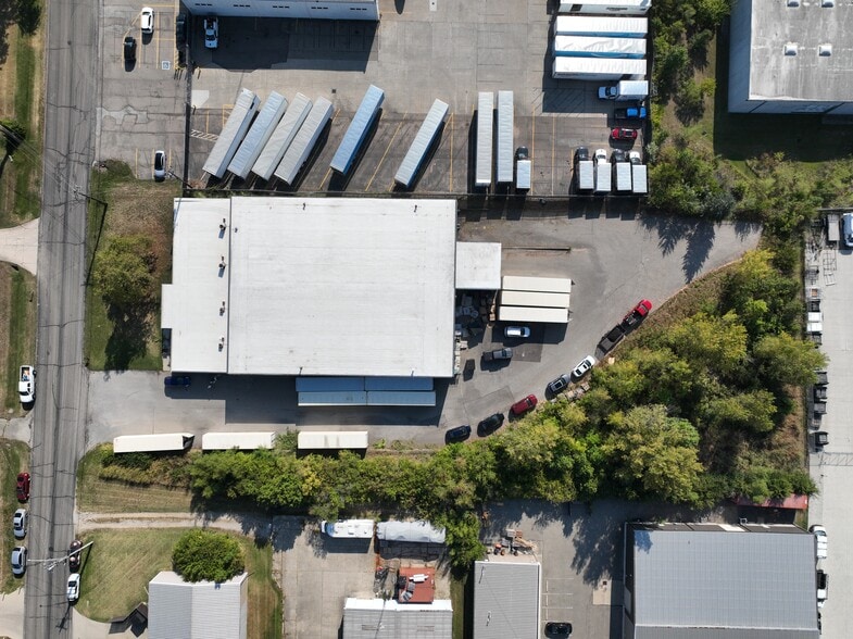 More Photos Of 4981 Factory Dr, Fairfield Warehouse For Lease