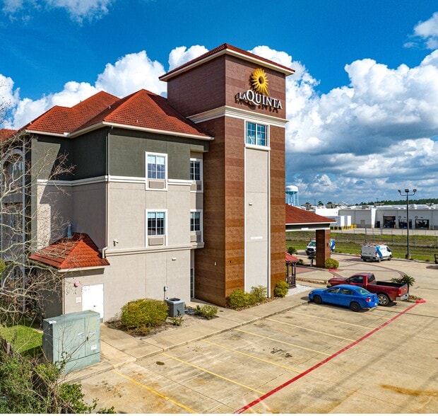 More Photos Of 104 N LHS Dr, Lumberton Hotel For Sale