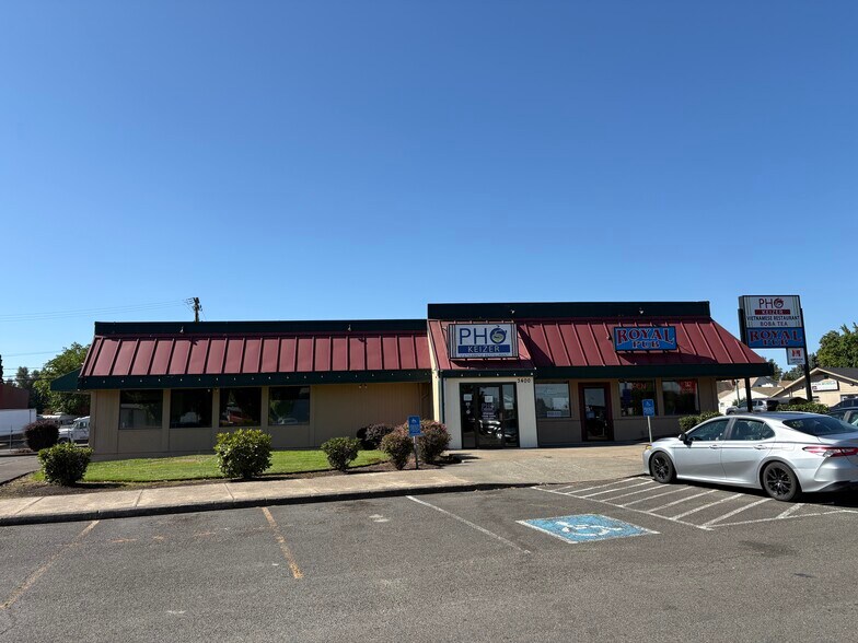 More Photos Of 3400 River Rd N, Salem Restaurant For Lease