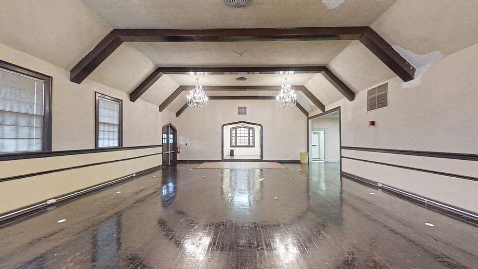 More Photos Of 1015 13th St, Columbus General Retail For Sale