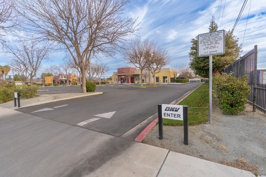 More Photos Of 406 E Elm Ave, Coalinga Office For Sale