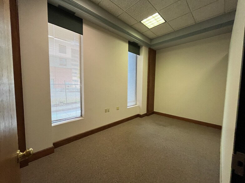 More Photos Of 110 S Main St, Wichita Office Residential For Sale