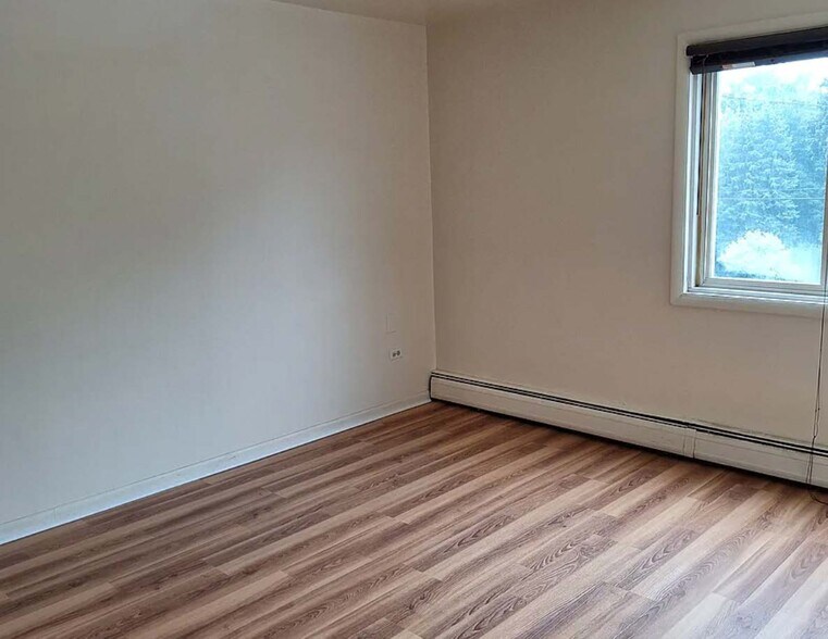 More Photos Of 640 S Main St, Algonquin Multifamily For Sale
