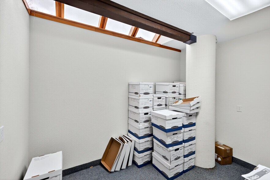 More Photos Of 950 W Ironwood Dr, Coeur d'Alene Medical For Sale