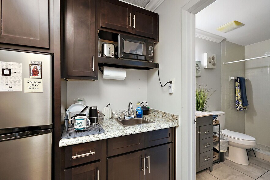 More Photos Of 609 W Montrose St, Clermont Office For Sale