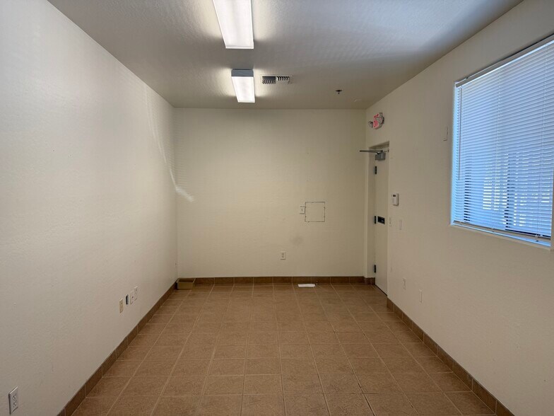More Photos Of 512 W 2nd Ave, Mesa Warehouse For Sale