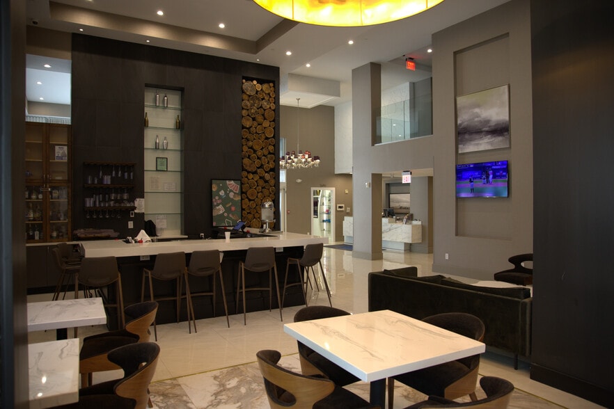 More Photos Of 320 Montgomery St, Savannah Hotel For Lease