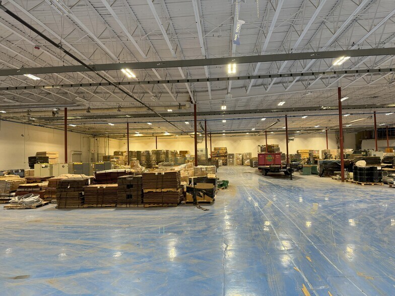 More Photos Of 105 Flessner Ave, Rantoul Warehouse For Lease