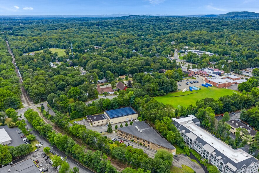 More Photos Of 3 Tice Rd, Franklin Lakes Distribution For Lease