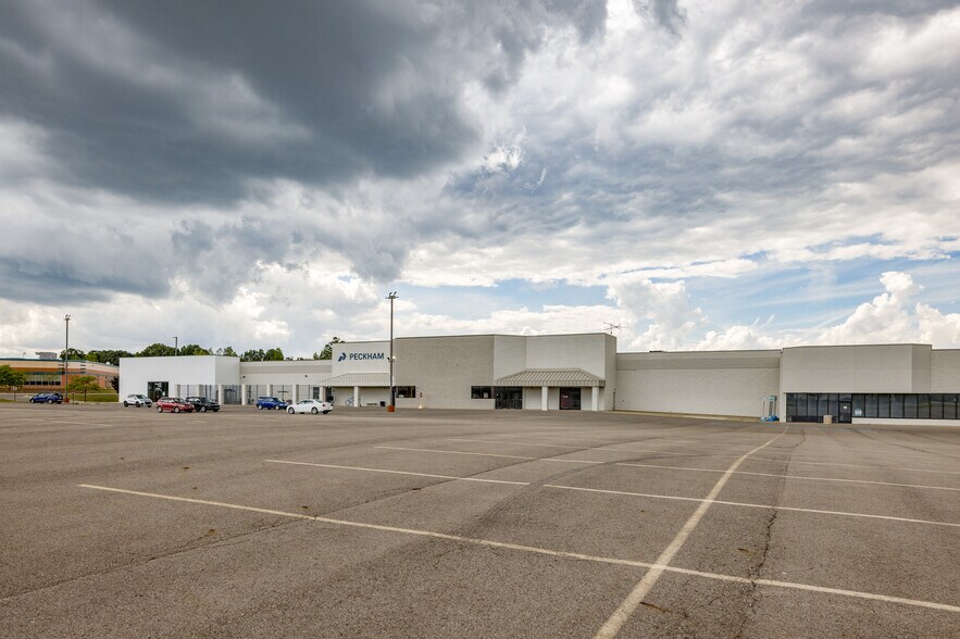 More Photos Of 3030-3136 S Linden Rd, Flint Unknown For Lease