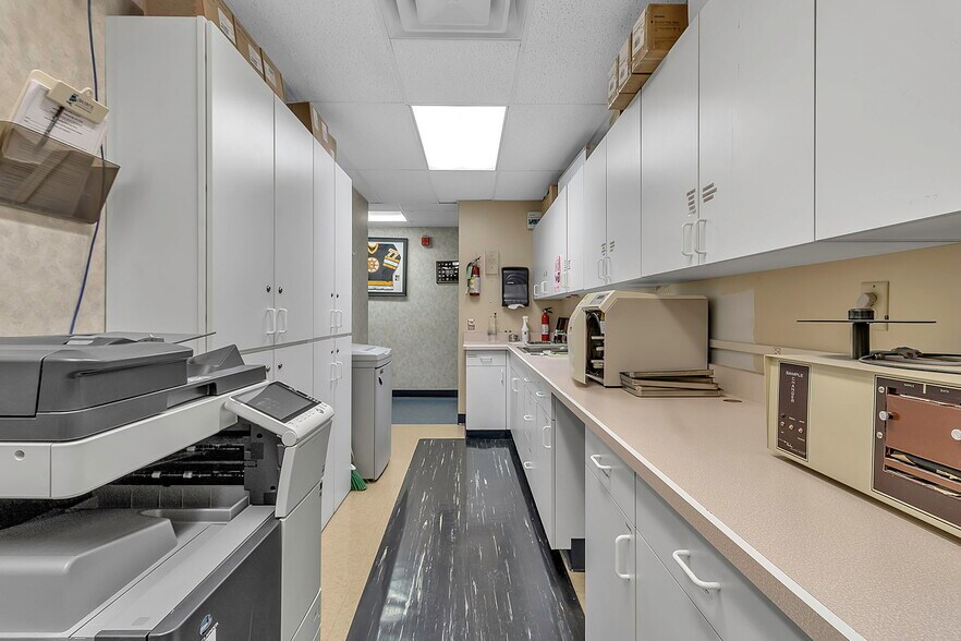 More Photos Of 6645 Main St, Buffalo Office For Sale