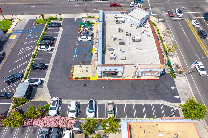 More Photos Of 5900-5912 Del Amo Blvd, Lakewood Freestanding For Sale