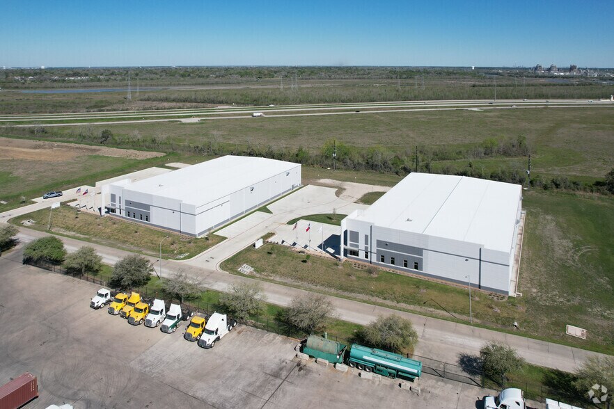 More Photos Of 3703 Cedar Blvd, Baytown Unknown For Lease