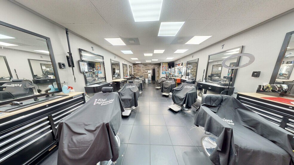 More Photos Of 101 W 1st St, Sanford Storefront For Sale